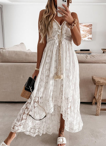 🌸👗 BLIXTREA – 50 % rabatt! Damklänning med snörning och V-ringning – justerbara axelband, smockade volanger, blommönster, flödande passform, 2 färger, storlekar M–2XL, perfekt för semester och stranden 🔥