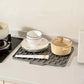 🍳 🔥🎁Köp 2 få 1 gratis🔥 💥 Spillfri silikonmatta för köksbänken – värmetålig och halkfri – upphöjda kanter förhindrar spill, perfekt för att låta disk rinna av eller skydda bänkskivan – tål maskindisk 🧼