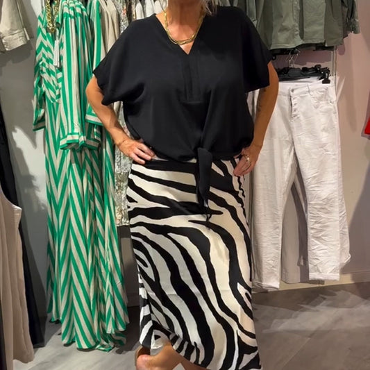 🔥🎁Nyhet 50 % RABATT🔥Topp med knut fram och midikjol för kvinnor Casual Set