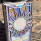 🔮✨Mystisk iriserande tarotkortshållare – Handgjord låda i målat glas med glittrande regnbågsfinish och heligt displayfönster! 🌈🔮