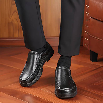 👞 50% RABATT! ✨ Lätta Halkfria Andningsbara Retro Affärsskor för Män – Bekväma, Tidlös design & Perfekta för kontoret 🚶